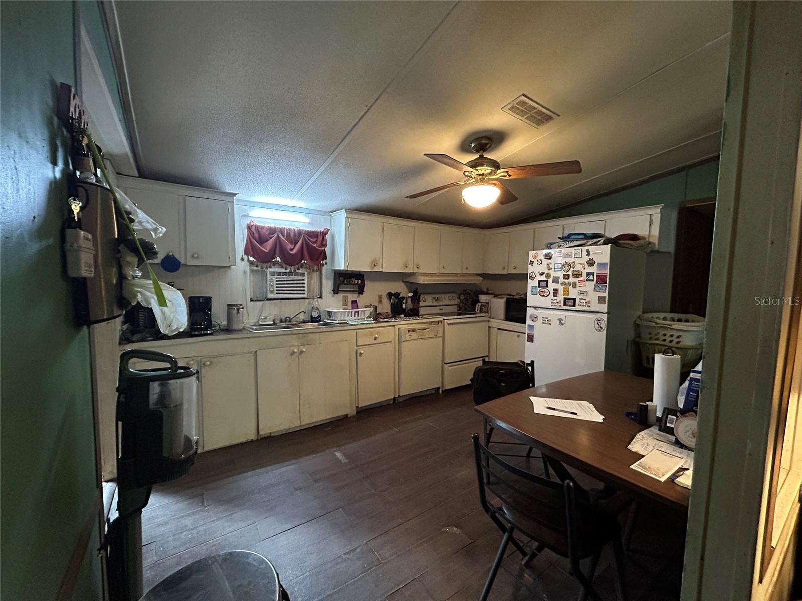 SQUIRREL HAVEN - Residential