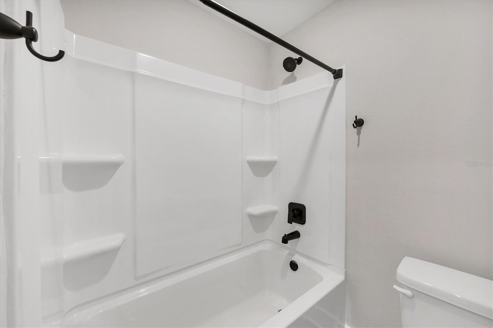 BB LIVING IN WELLEN PARK - Residential Lease