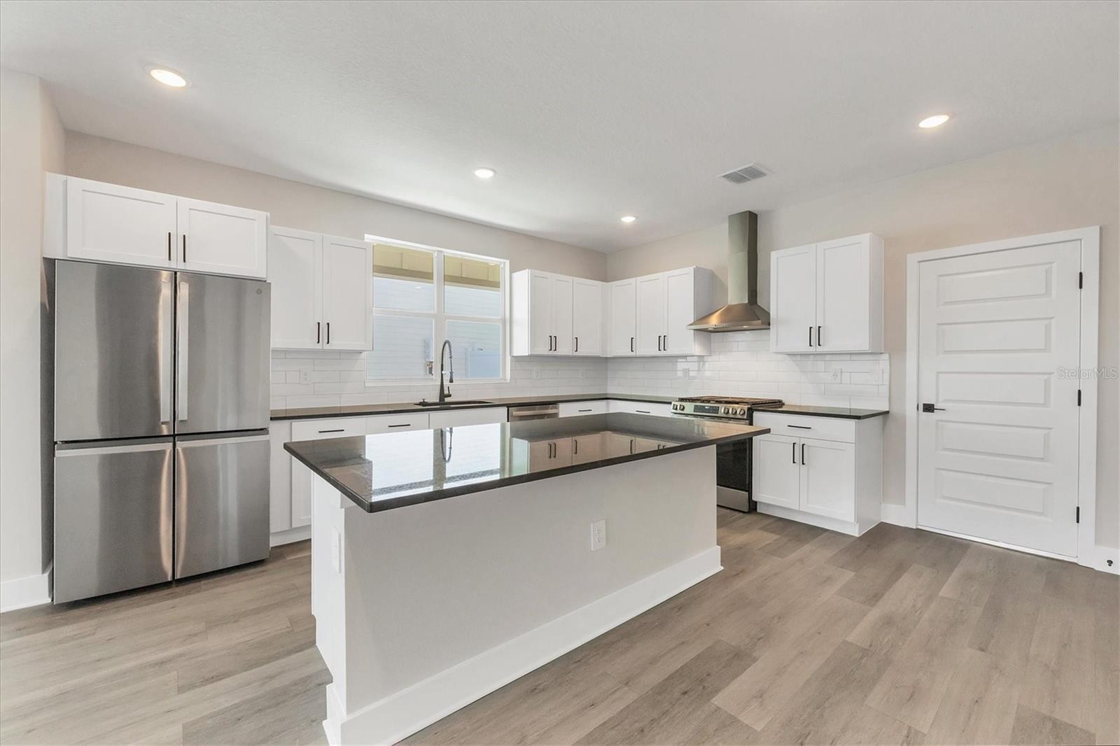 BB LIVING IN WELLEN PARK - Residential Lease