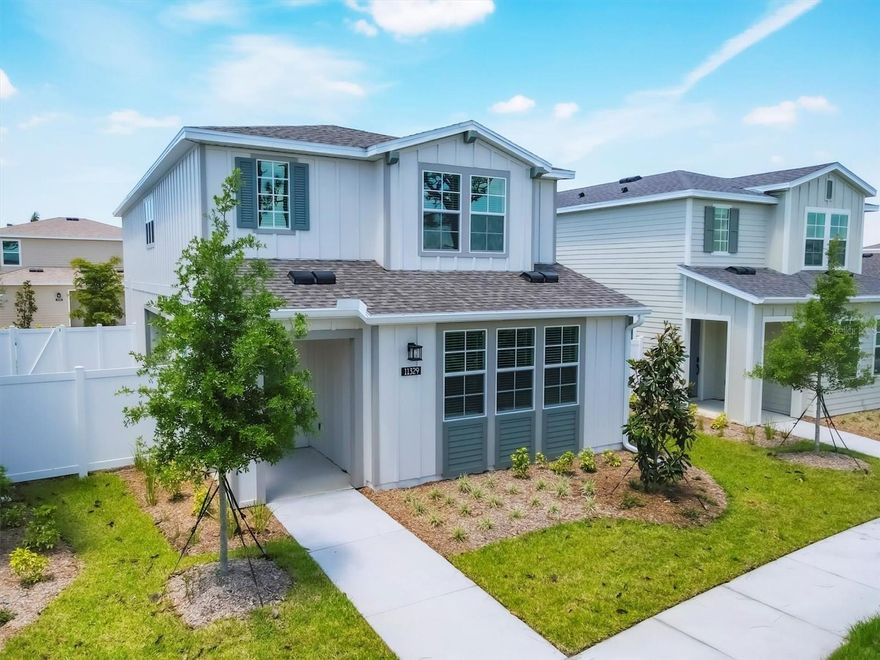 Available Now in Wellen Park – Unfurnished 4 bedroom / 2.5 bathroom / 2 story home. .
The address listed is the model home. Upon request a list of available home addresses
will be provided. BB Living Wellen Park brings you a refreshingly beautiful residence,
available in three or four bedroom layouts, brimming with all the extras you’d hope for,
including but not limited to air conditioning, walk-in closets, a private gated backyard,
stainless-steel GE appliances, in-home washer & dryer, granite countertops throughout,
in-home smart home technology, an attached two car garage with full size driveway, and
much much more. Pricing starts at $3,101. Lease terms range from 9 months to 18
months. BB Living Wellen Park is a pet friendly community which utilizes
Petscreening.com for all pet owners.
Excellent opportunity to reside in a new community with up and coming amenities such
as a resort-inspired community pool, heated spa, courtyard play area with turf and
cornhole, walking paths, modern fitness center, pickleball court, and dog bark park. Just a
short golf cart ride to CoolToday Park/Atlantic Braves Stadium and Downtown Wellen
Park