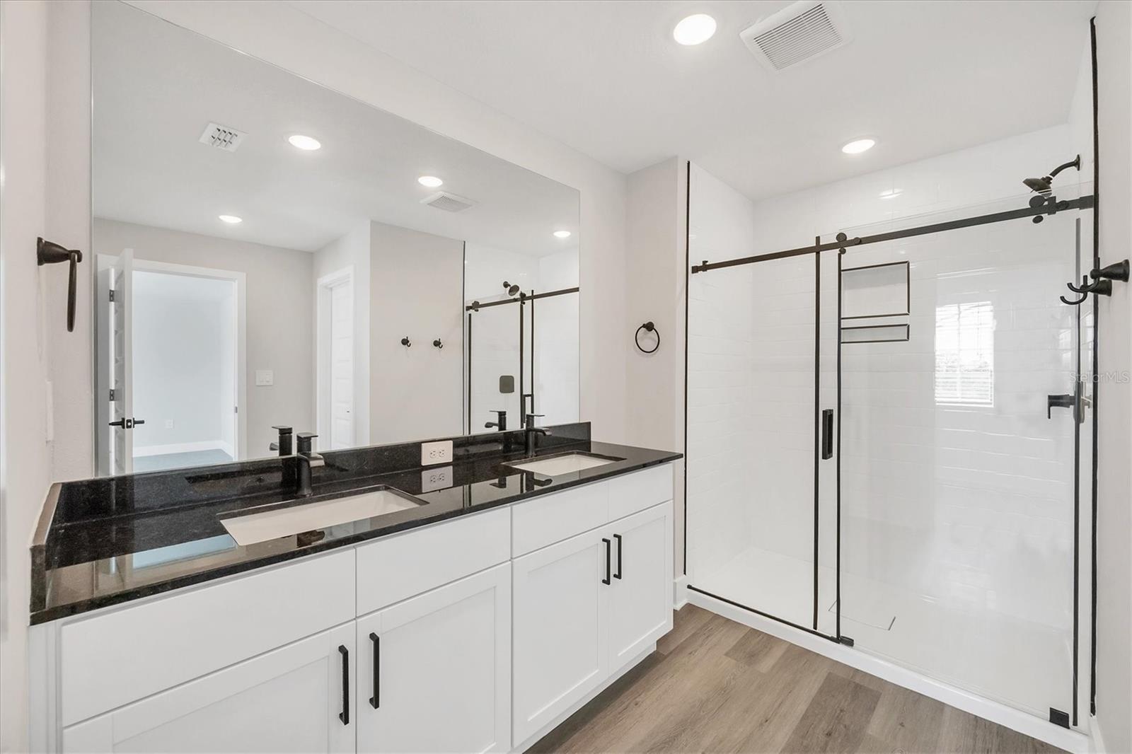 BB LIVING IN WELLEN PARK - Residential Lease