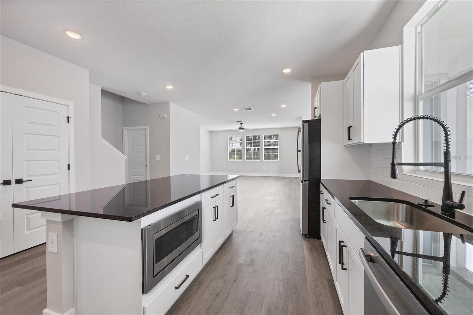 BB LIVING IN WELLEN PARK - Residential Lease