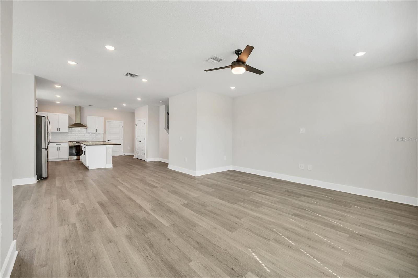 BB LIVING IN WELLEN PARK - Residential Lease