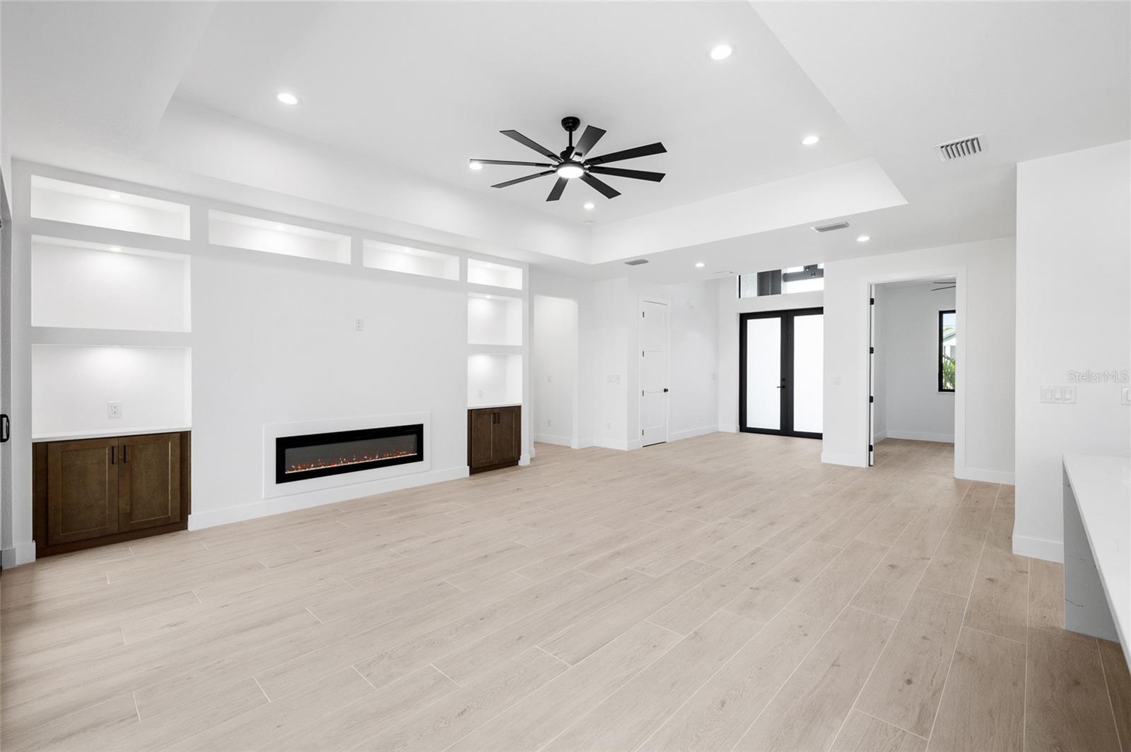 ROTONDA WEST PINE VALLEY - Residential