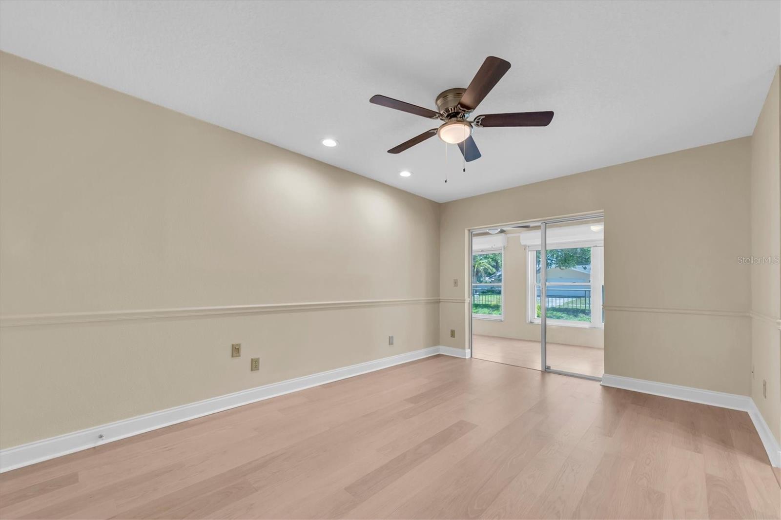 CHATEAUX WOODS CONDO - Residential