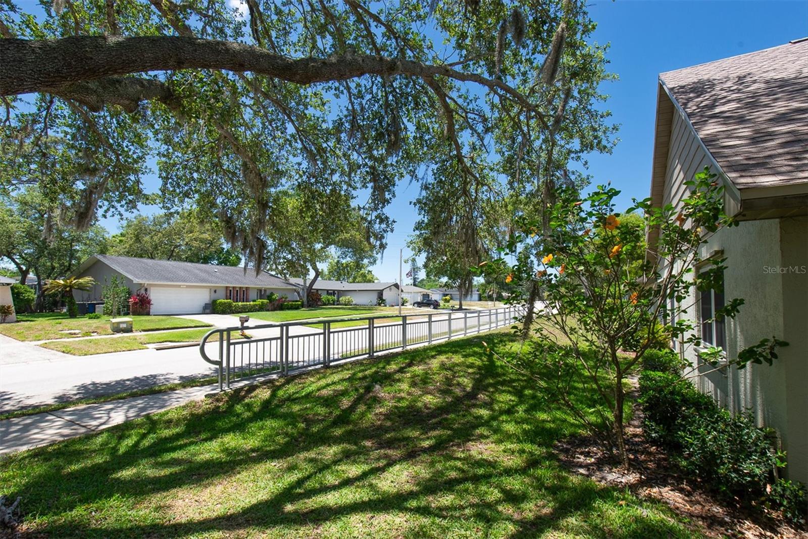 CHATEAUX WOODS CONDO - Residential