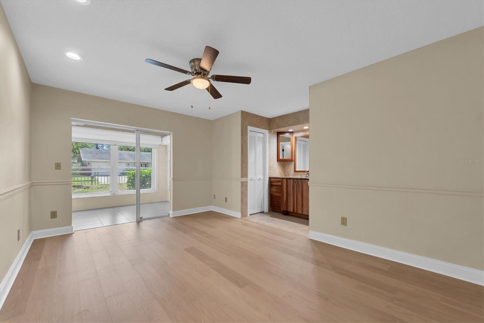 CHATEAUX WOODS CONDO - Residential