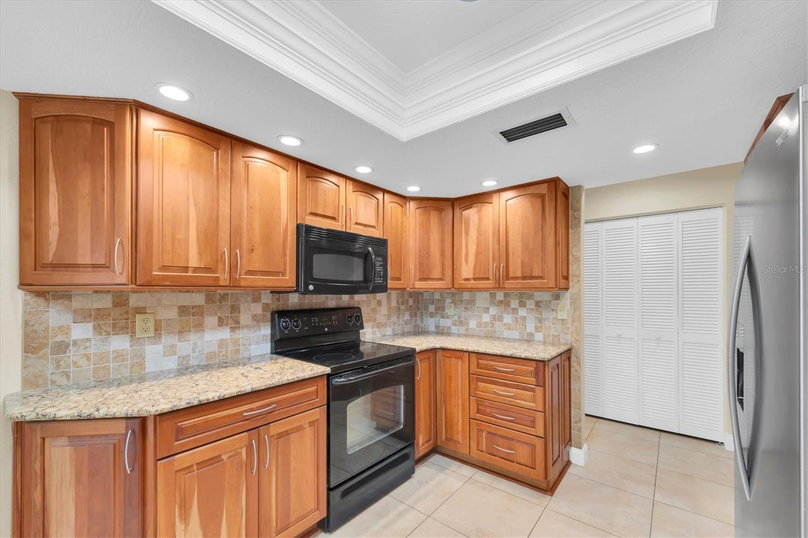 CHATEAUX WOODS CONDO - Residential