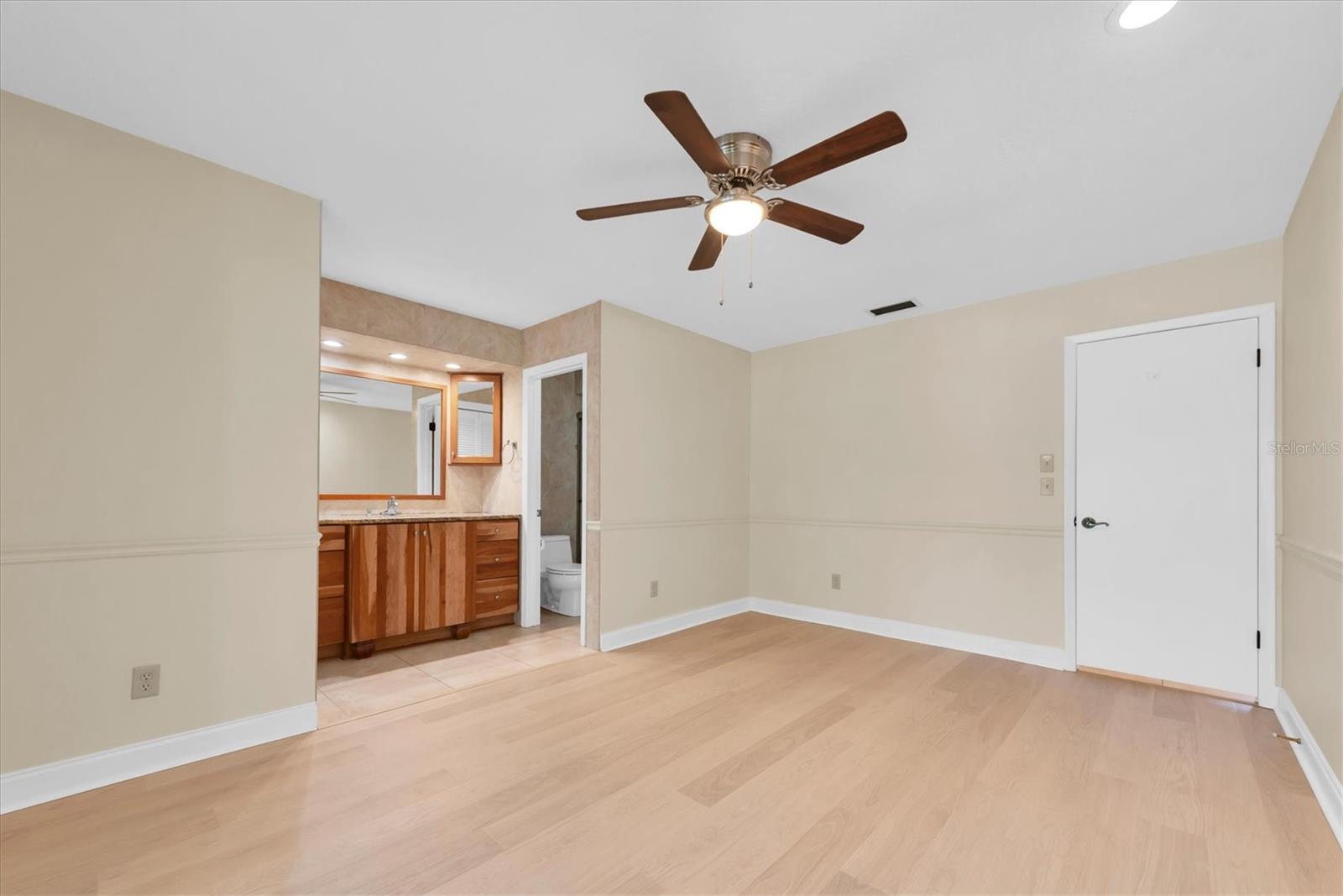 CHATEAUX WOODS CONDO - Residential