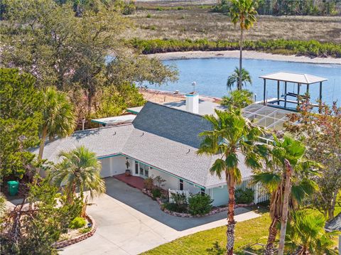 A home in CRYSTAL RIVER