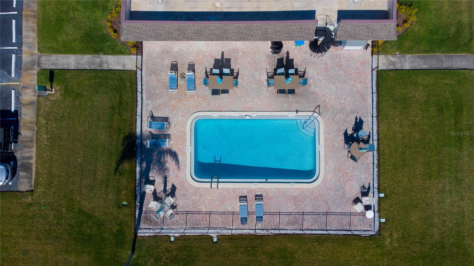 SEMINOLE-ON-THE-GREEN VILLAS - Residential