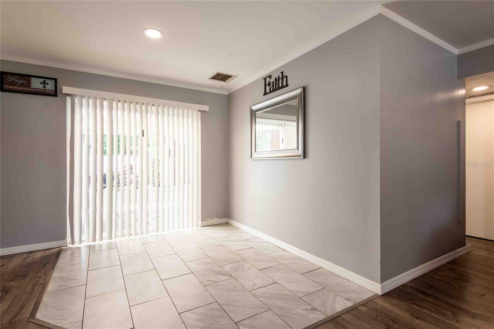 7003 N HOWARD AVENUE