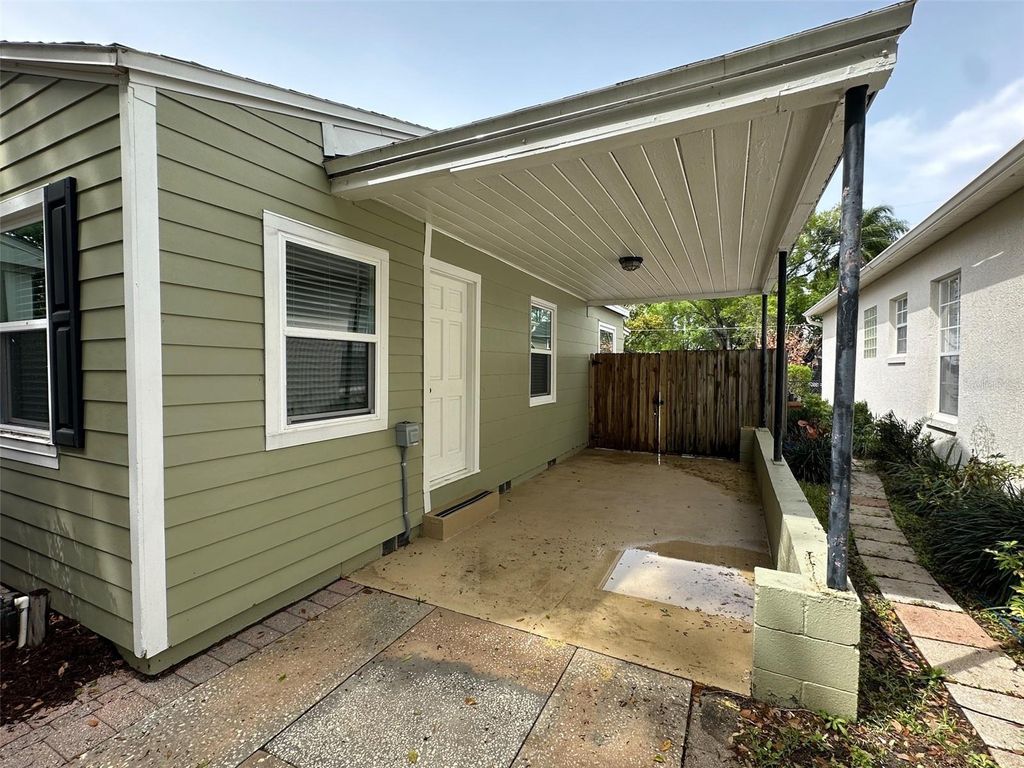 Photo of 625 W King Street, Orlando, FL 32804 (MLS # O6394890)