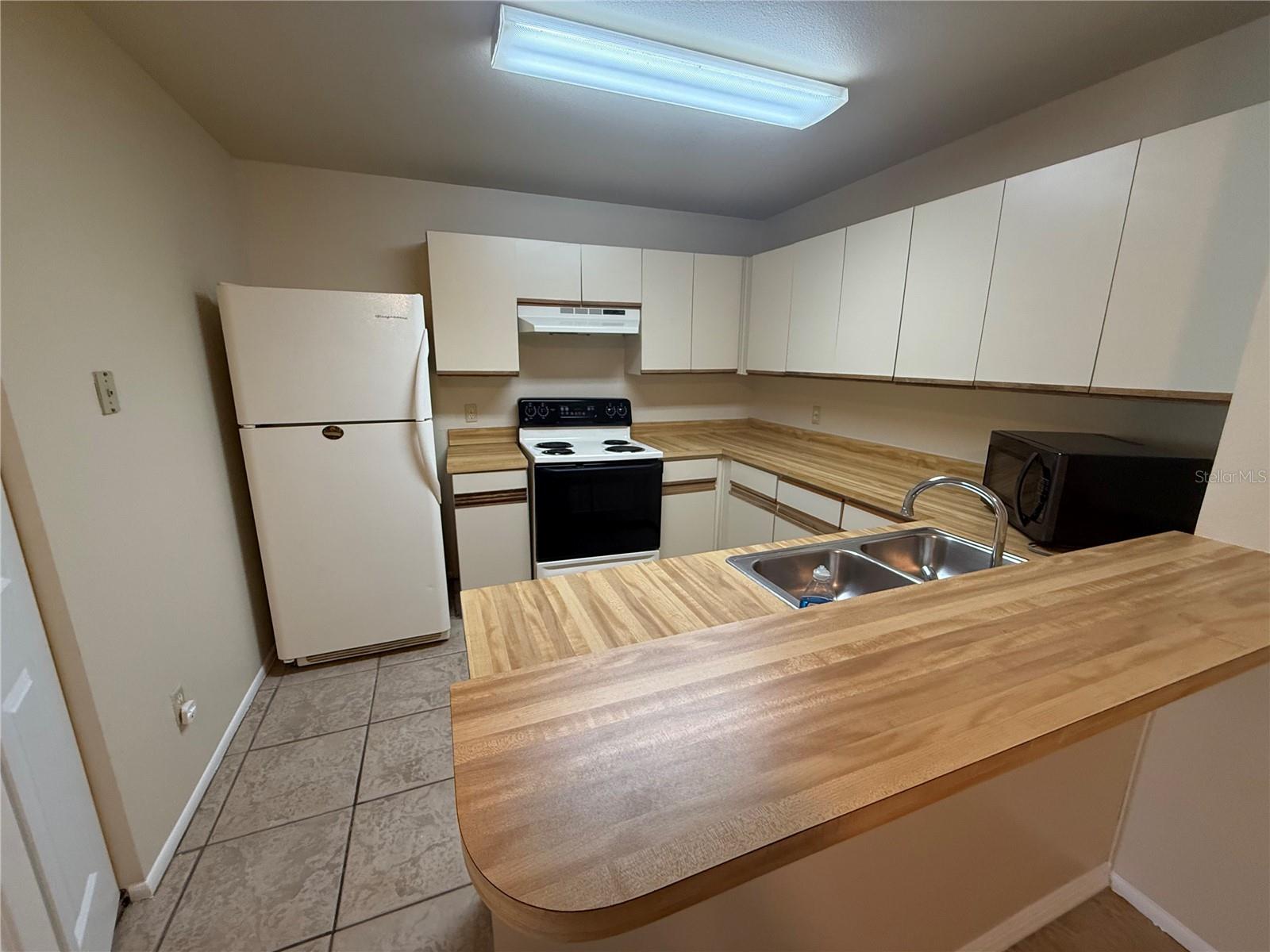 VILLAGE GROVE PH 02 - Residential