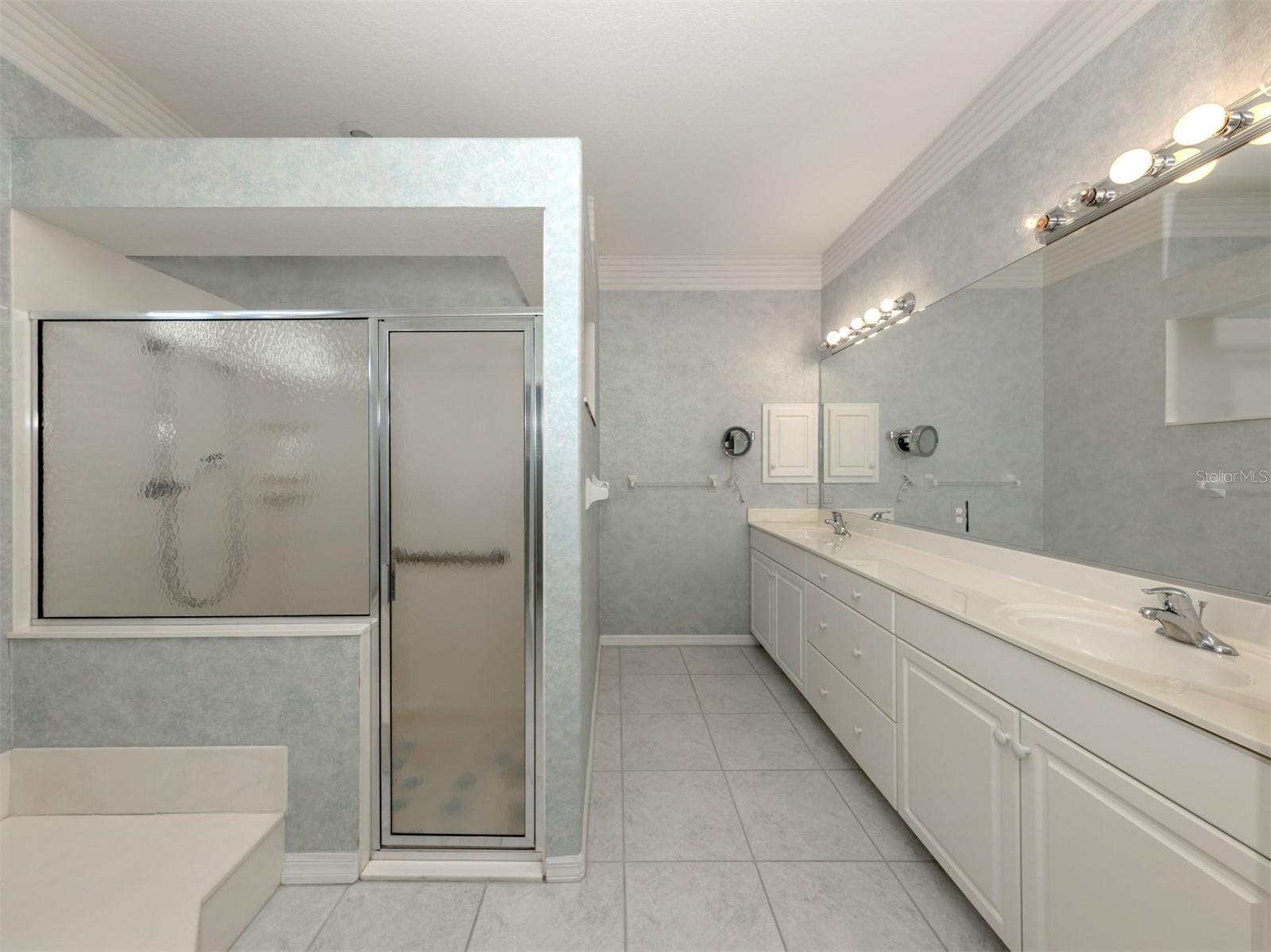 BRIDLE OAKS FIRST ADD - Residential