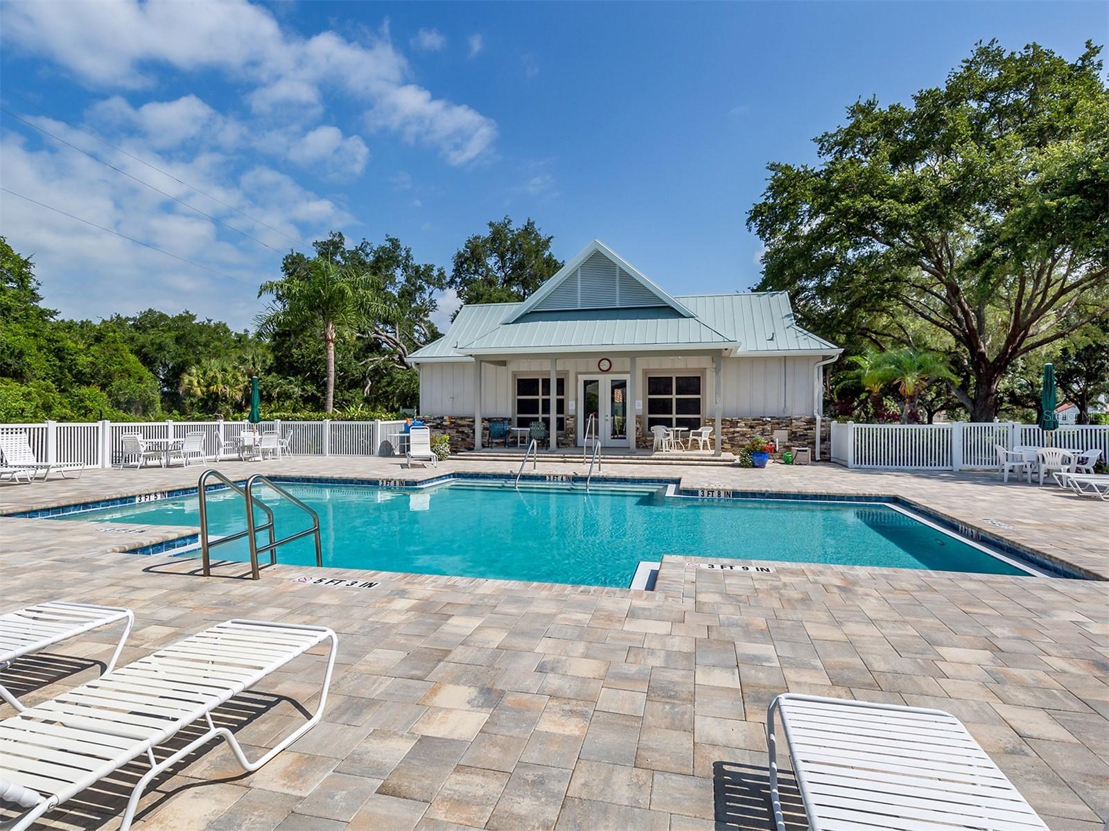 BRIDLE OAKS FIRST ADD - Residential