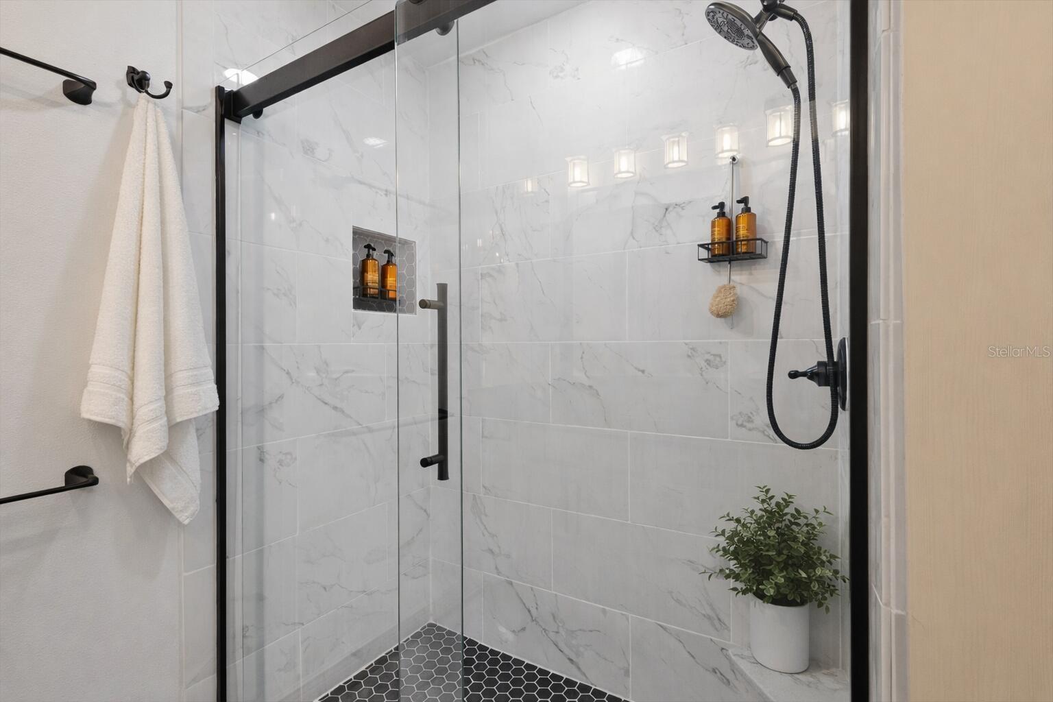 REPLAT OF BELLEFONTE - Residential