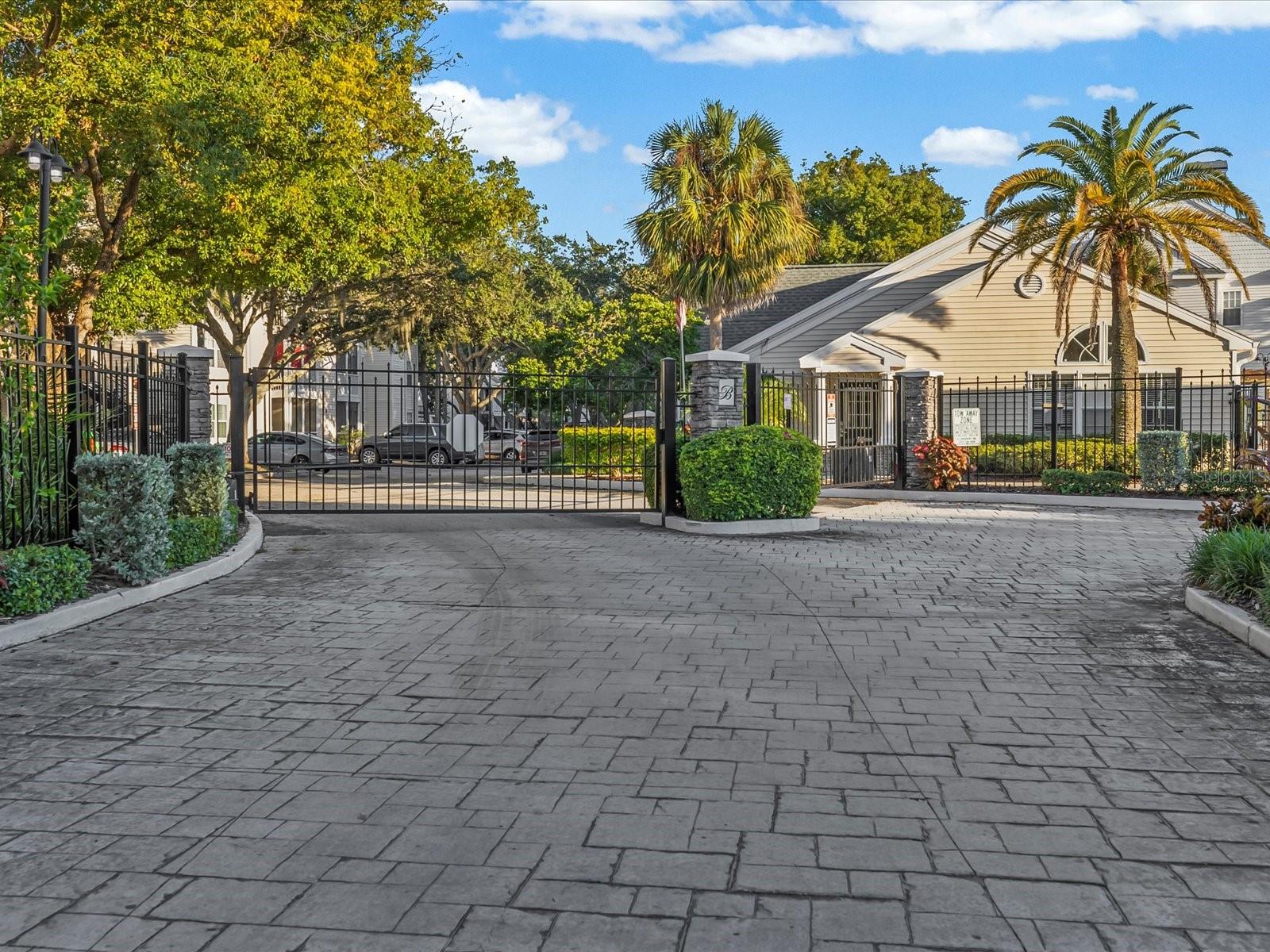 BENTLEY AT COBBS LANDING CONDO THE - Residential