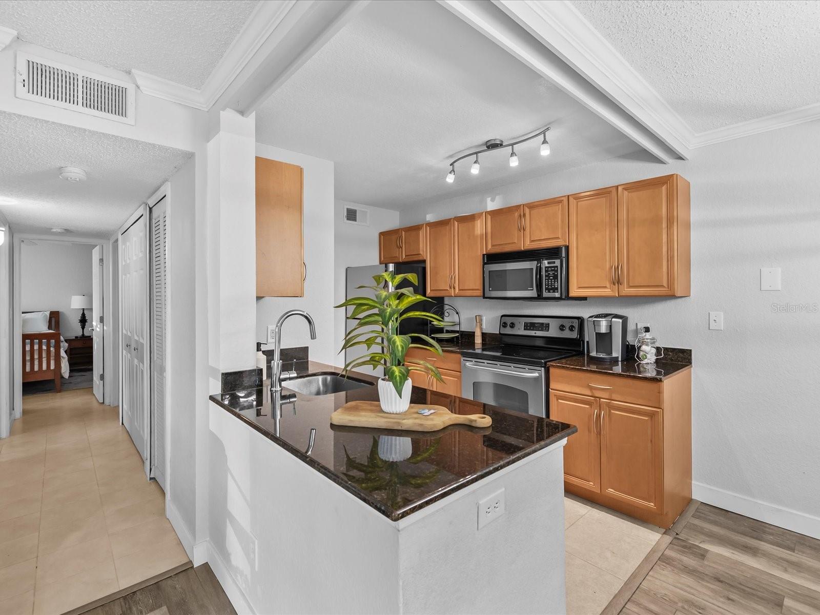 BENTLEY AT COBBS LANDING CONDO THE - Residential