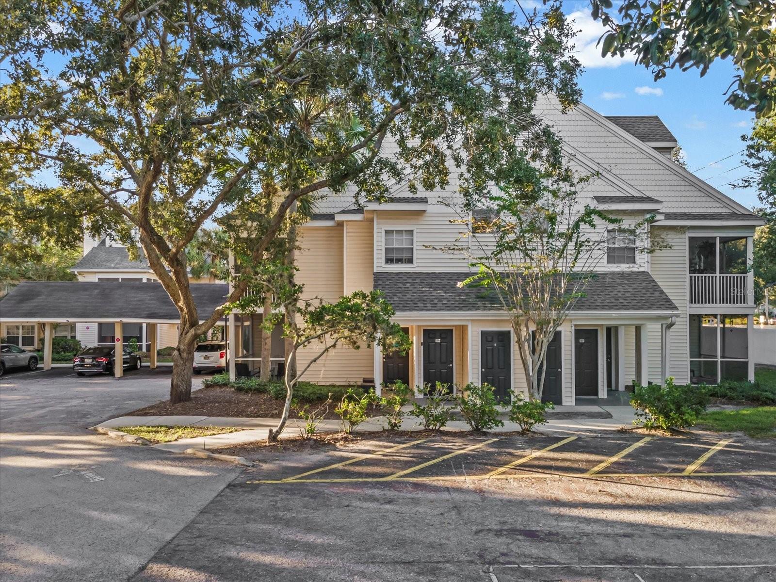 BENTLEY AT COBBS LANDING CONDO THE - Residential