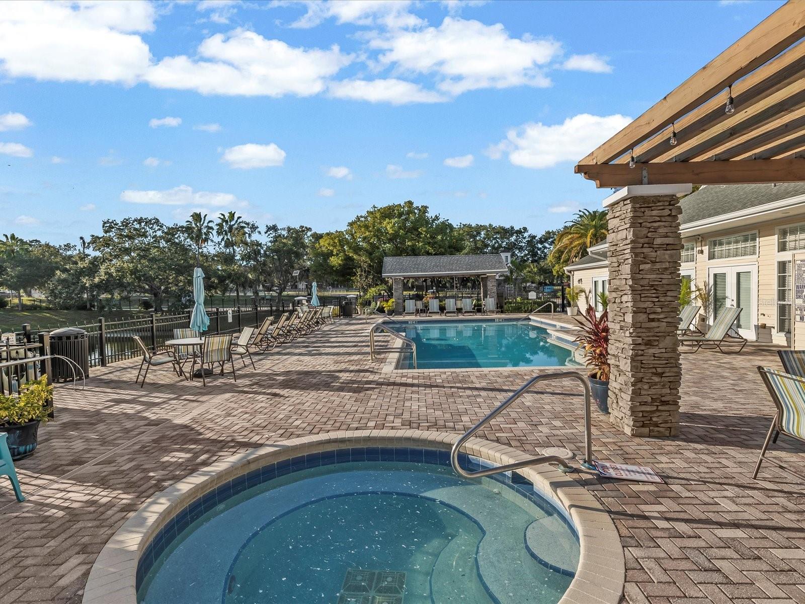 BENTLEY AT COBBS LANDING CONDO THE - Residential