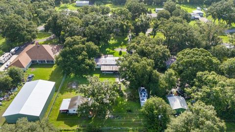 A home in LAKELAND