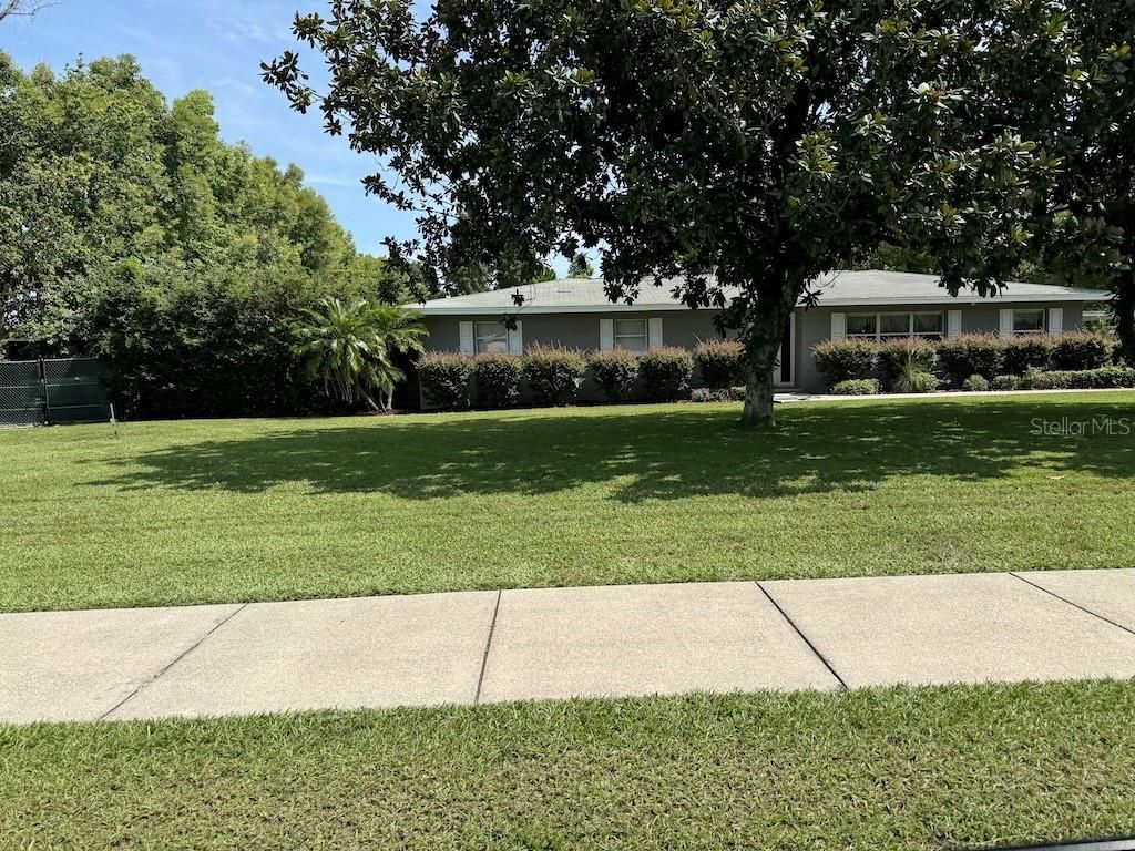 Photo of 3830 Clubhouse Road, Lakeland, FL 33812 (MLS # R4910068)