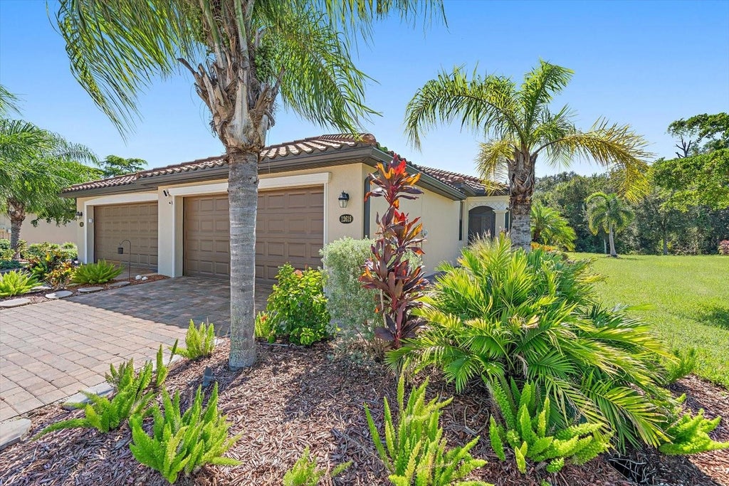 Photo of 12619 Garibaldi Lane, Venice, FL 34293 (MLS # A4709344)