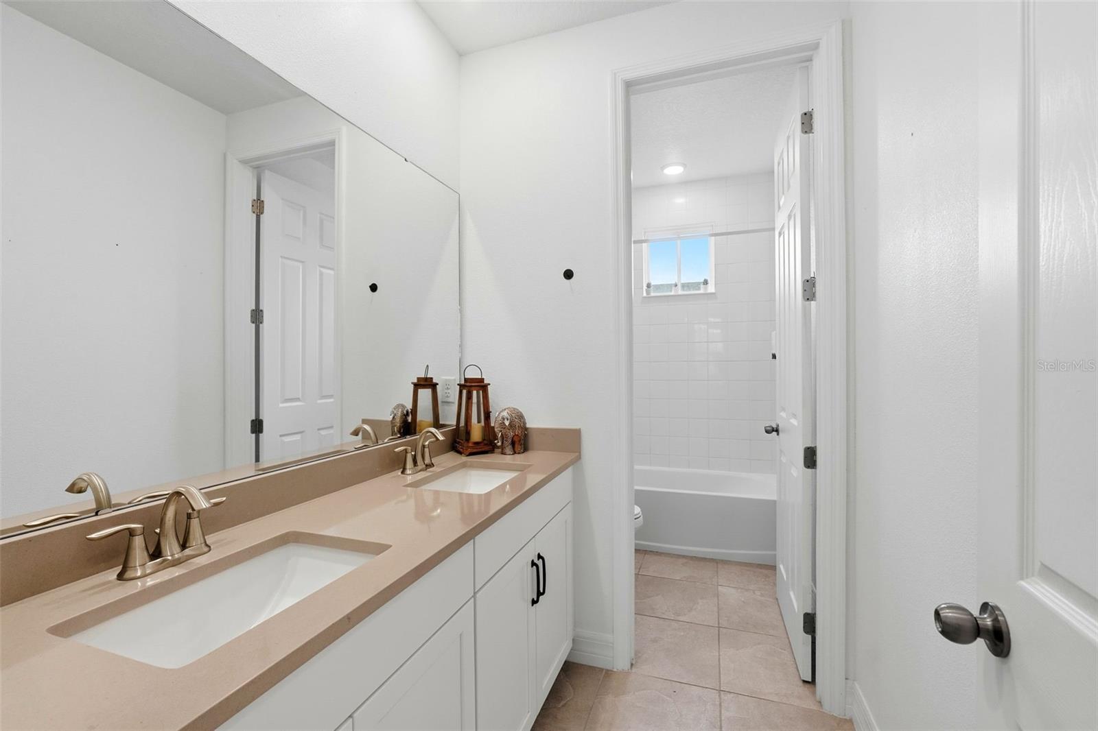 CELEBRATION ISLAND VILLAGE PH 1B - Residential Lease