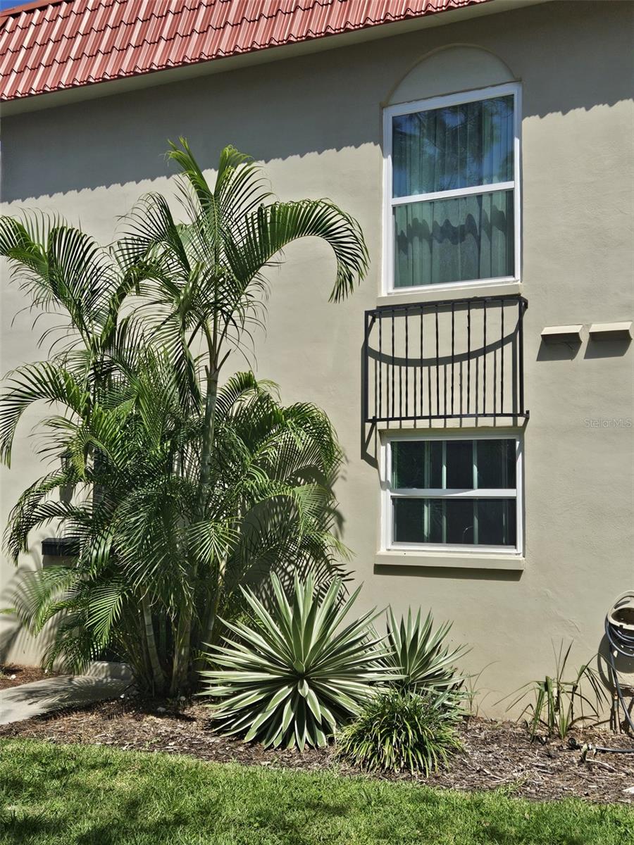 2700 BAYSHORE BOULEVARD 2B