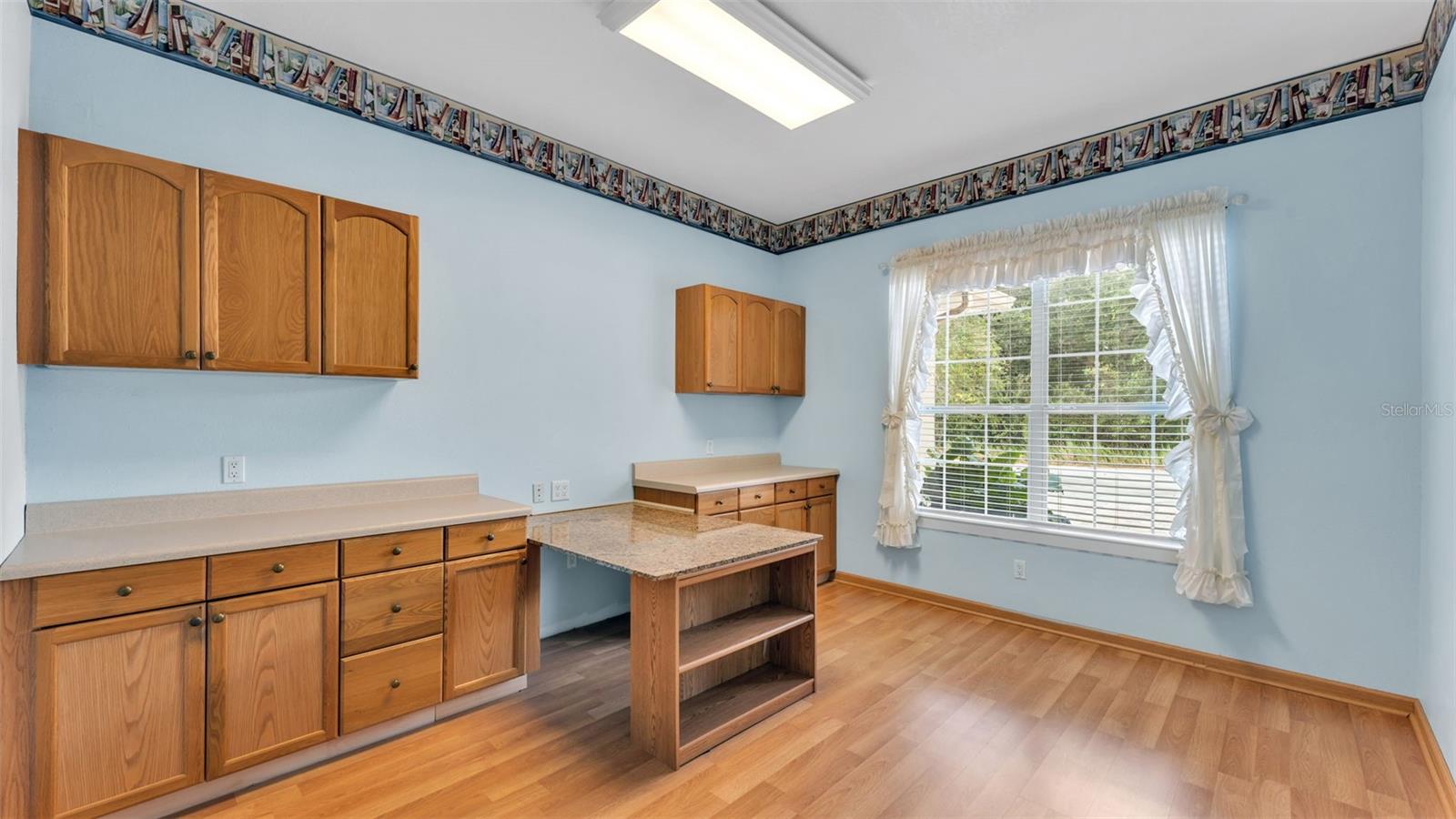 LAKELAND ACRES - Residential