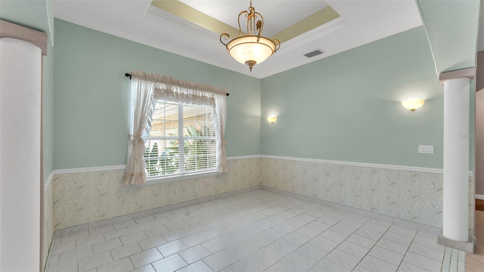 LAKELAND ACRES - Residential