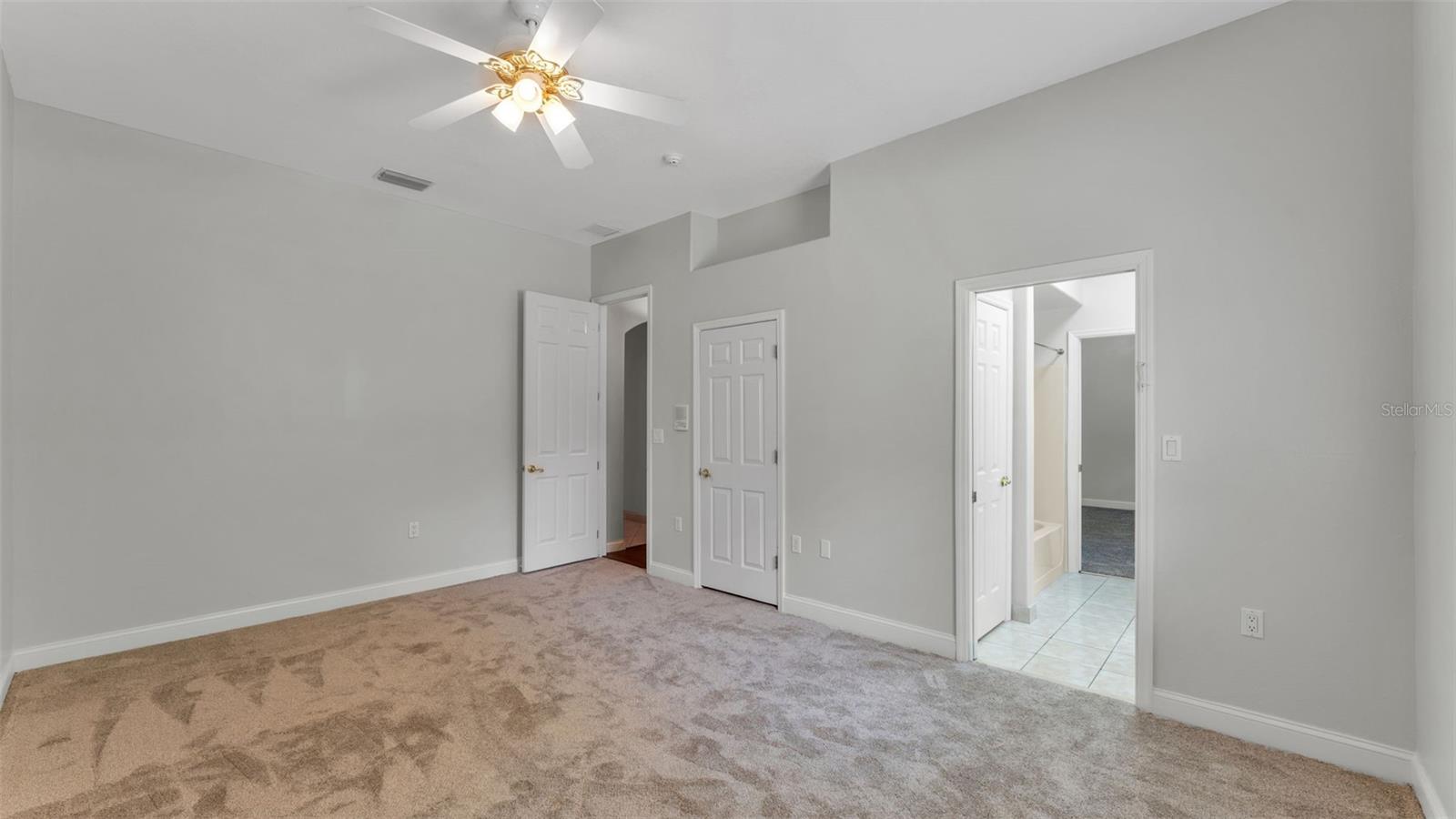 LAKELAND ACRES - Residential