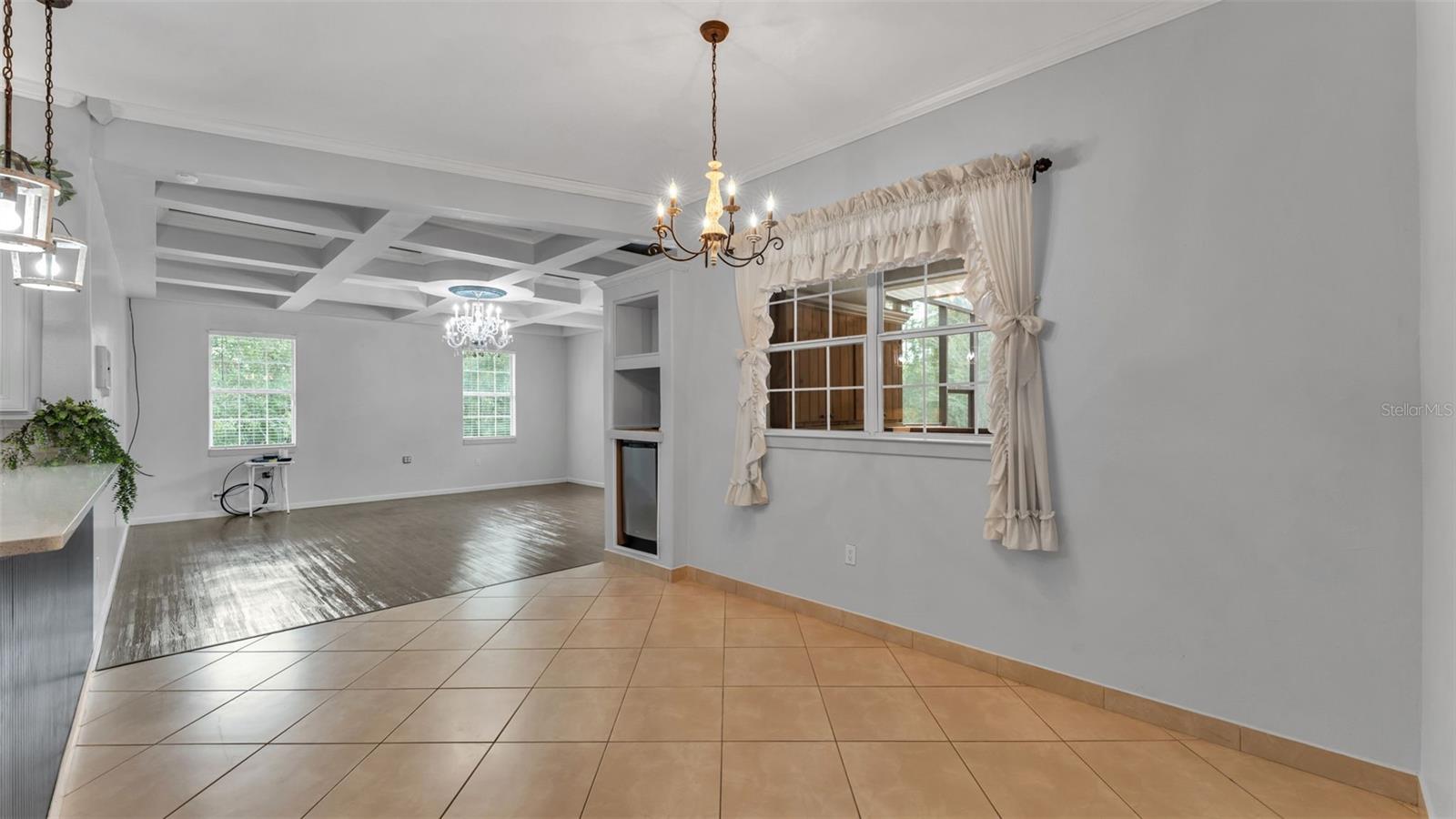 LAKELAND ACRES - Residential