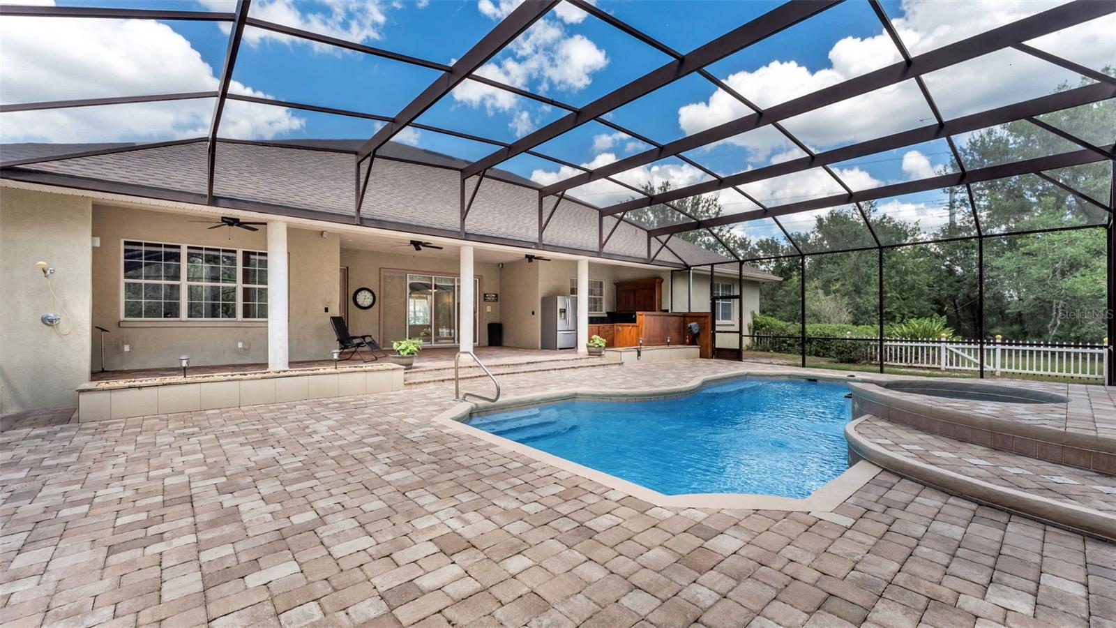 LAKELAND ACRES - Residential
