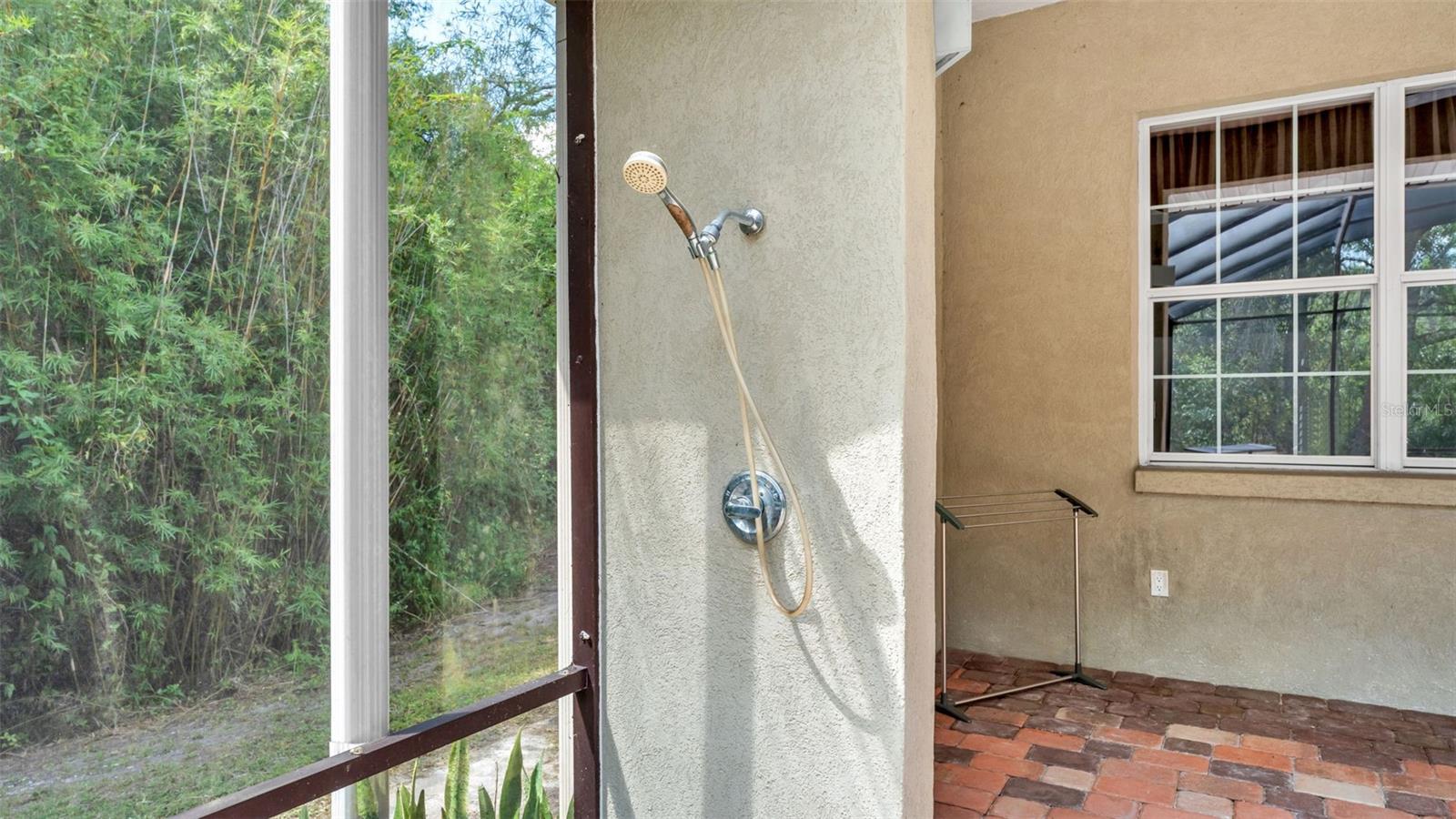 LAKELAND ACRES - Residential