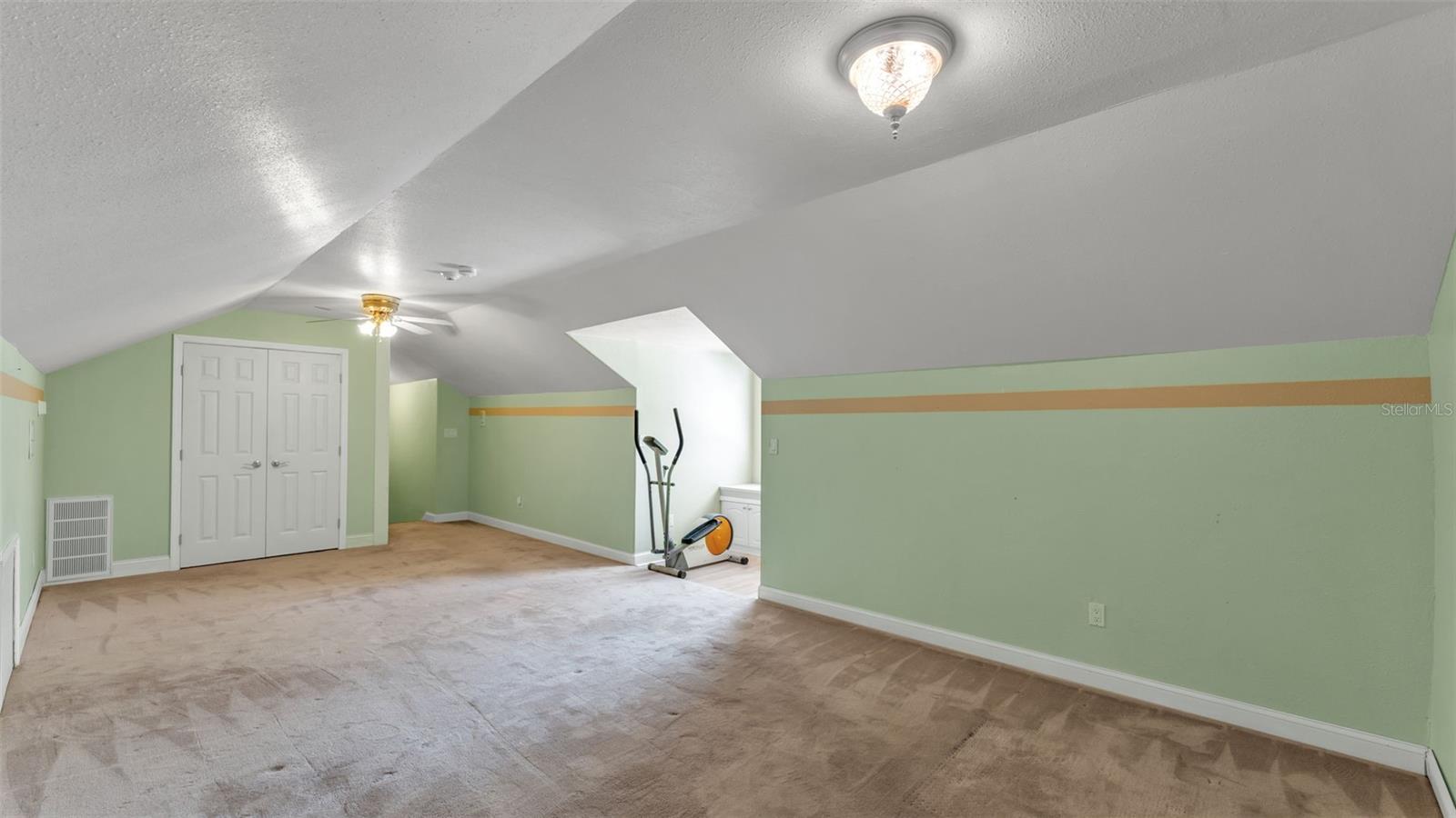 LAKELAND ACRES - Residential