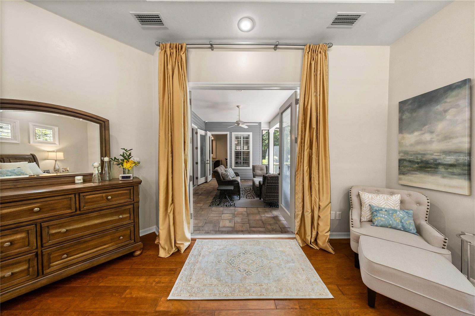 HP/MARKET SQUARE - Residential