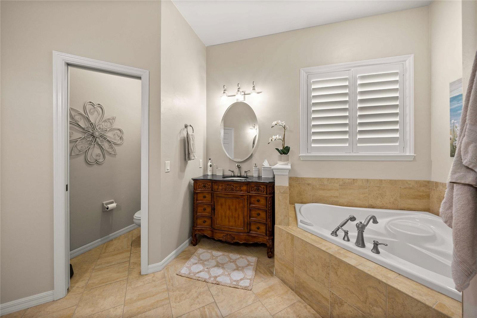 HP/MARKET SQUARE - Residential