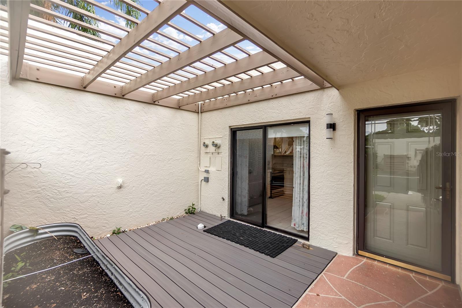511 LAKESIDE DRIVE 511