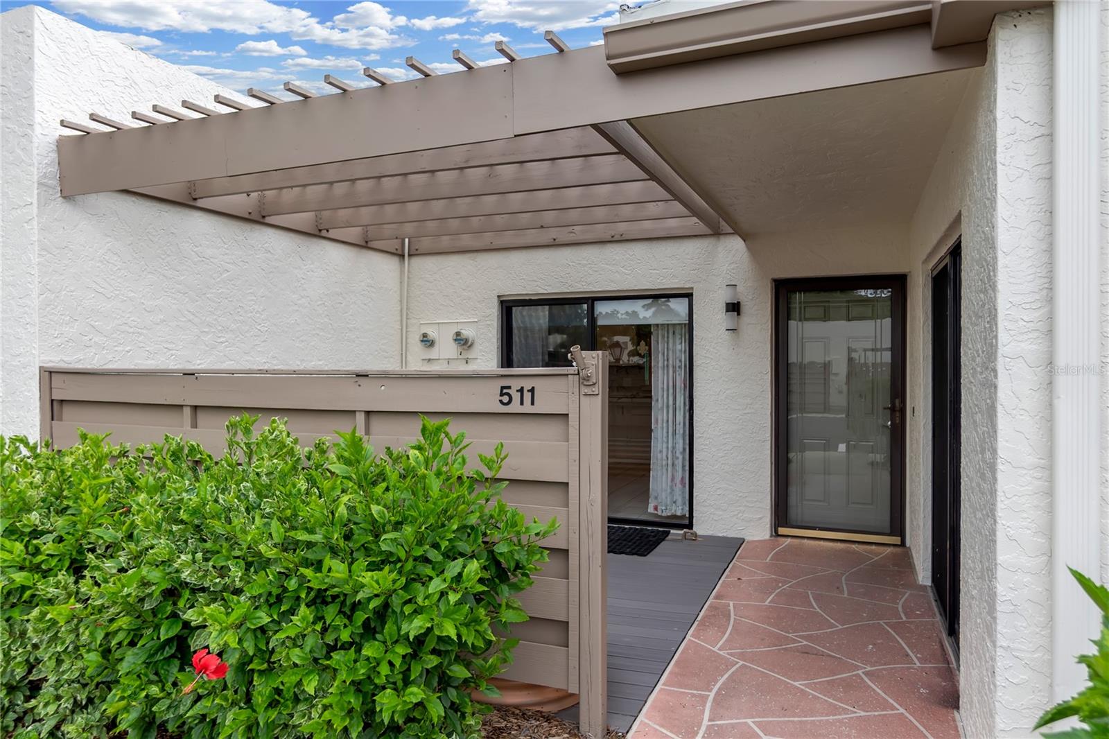 511 LAKESIDE DRIVE 511