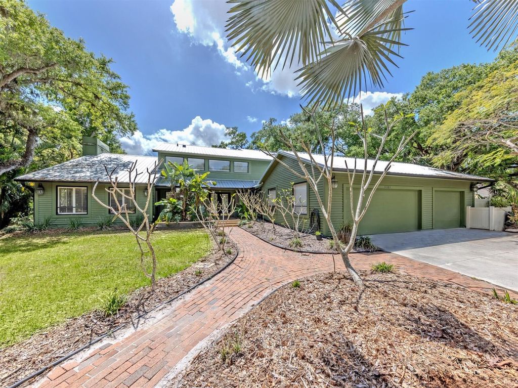 Photo of 2602 Firetree Lane, Venice, FL 34292 (MLS # O6396520)