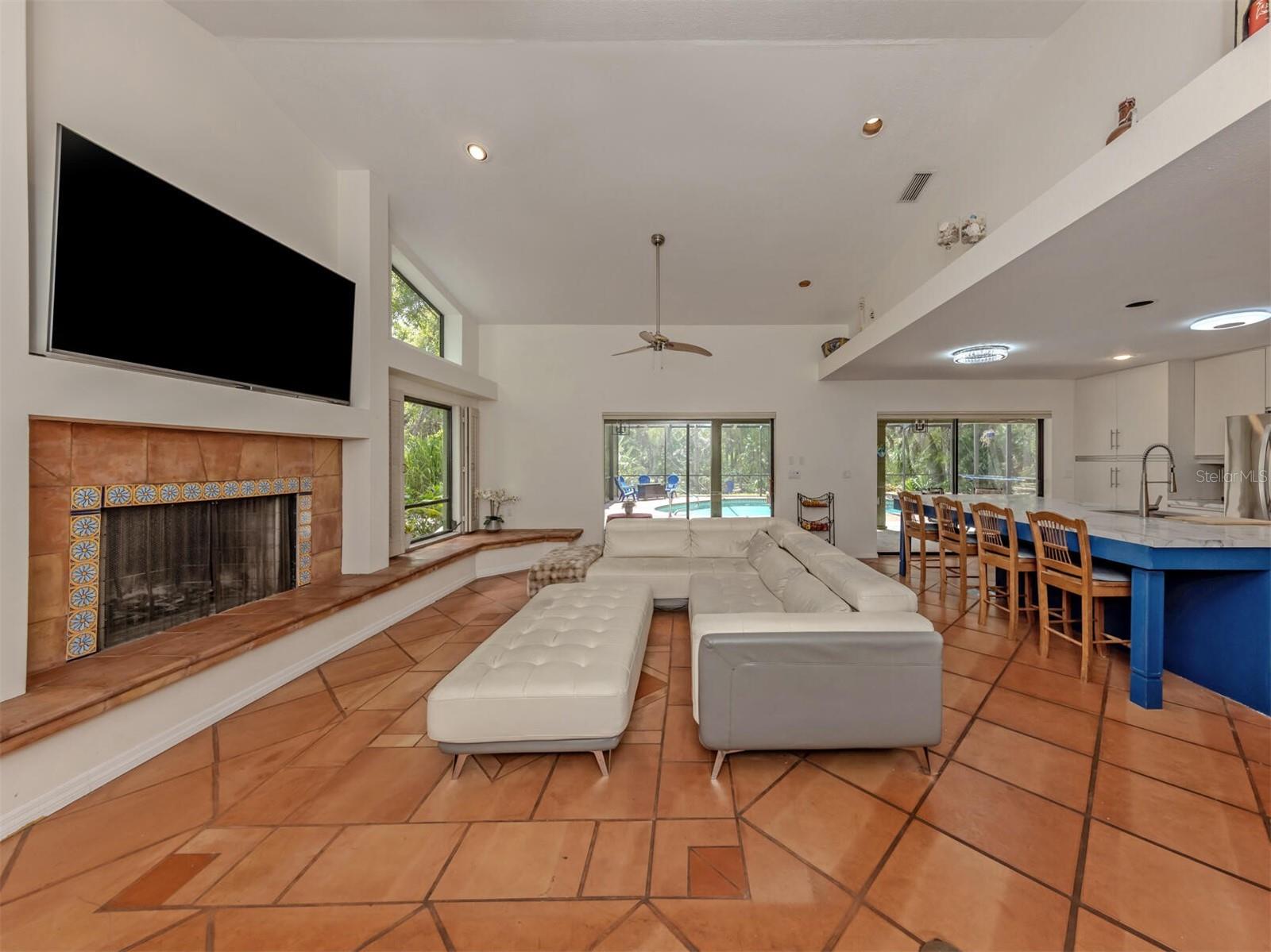 VENICE ACRES - Residential