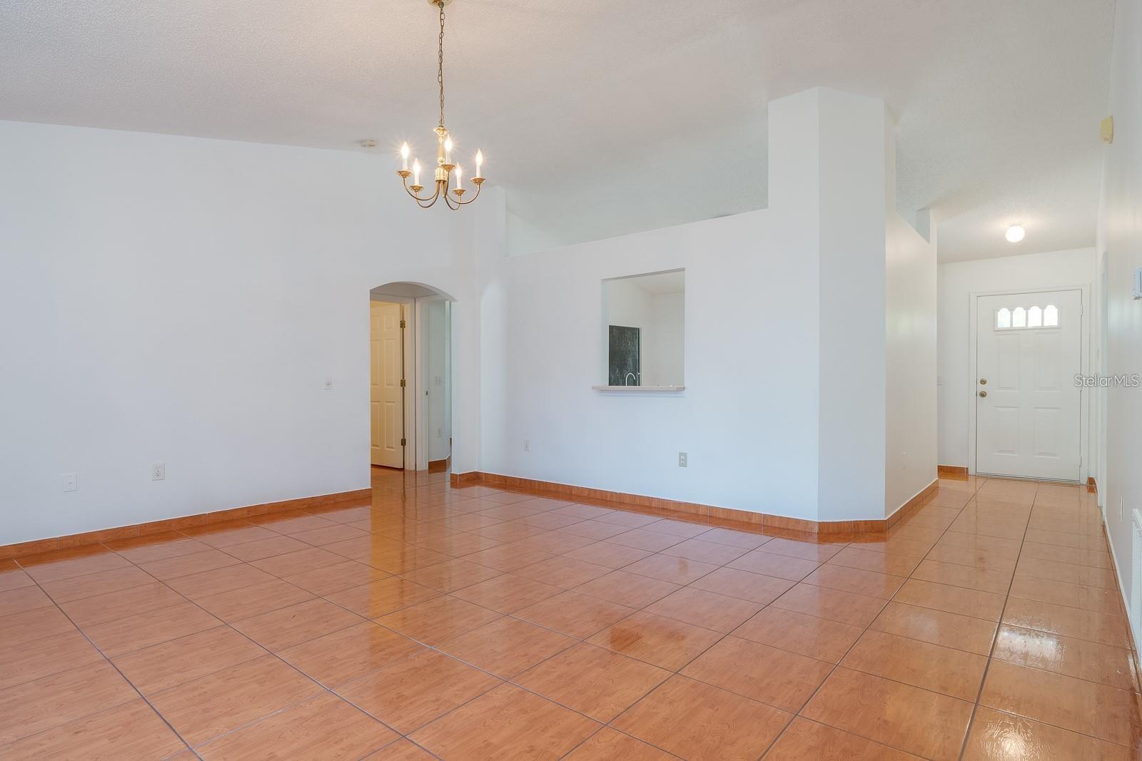 718 PINCON LANE
