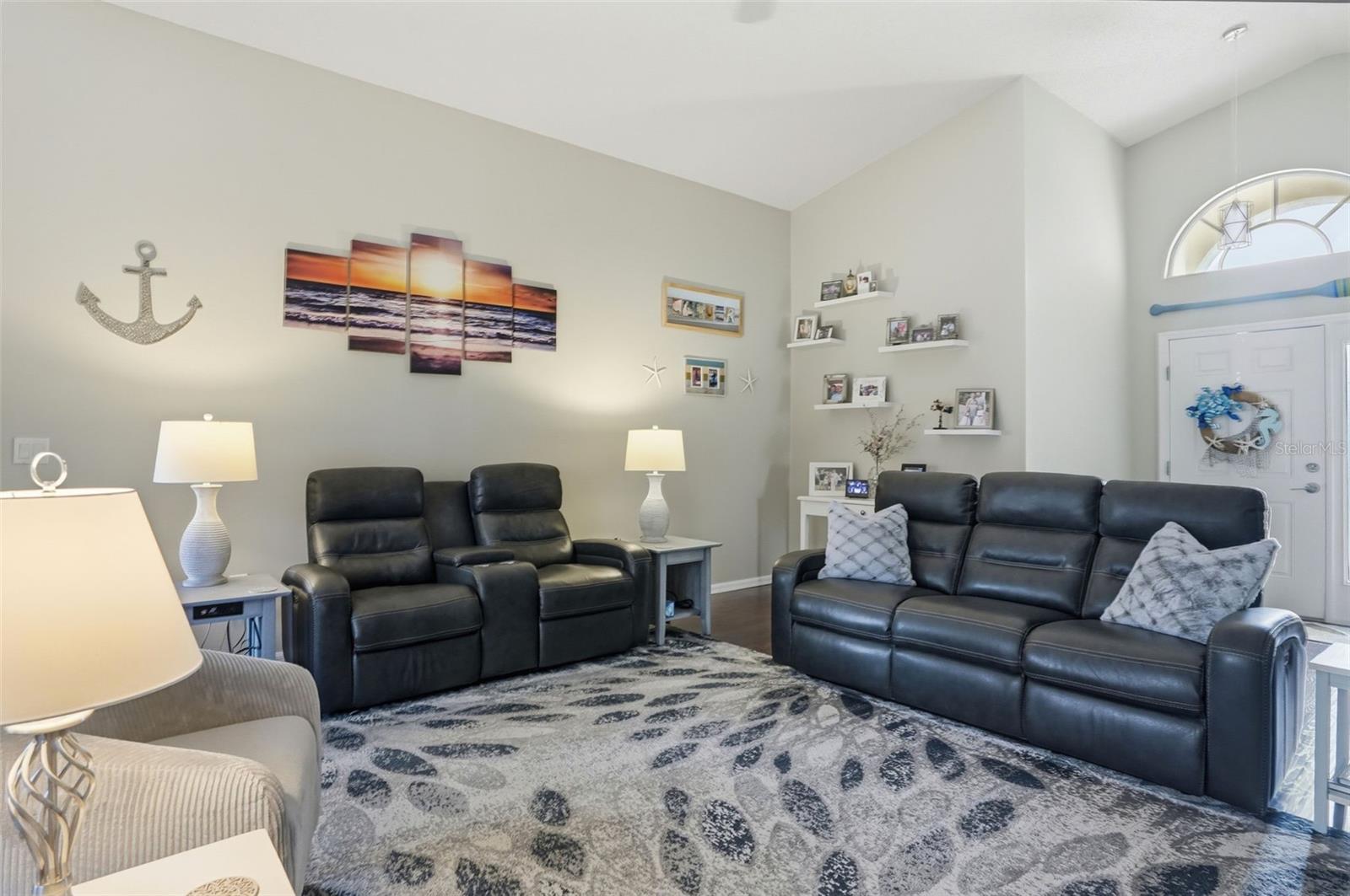 WELLINGTON AT SEVEN HILLS PH5A - Residential