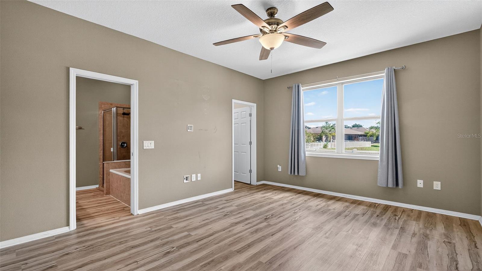 TRILLIUM VILLAGE D - Residential