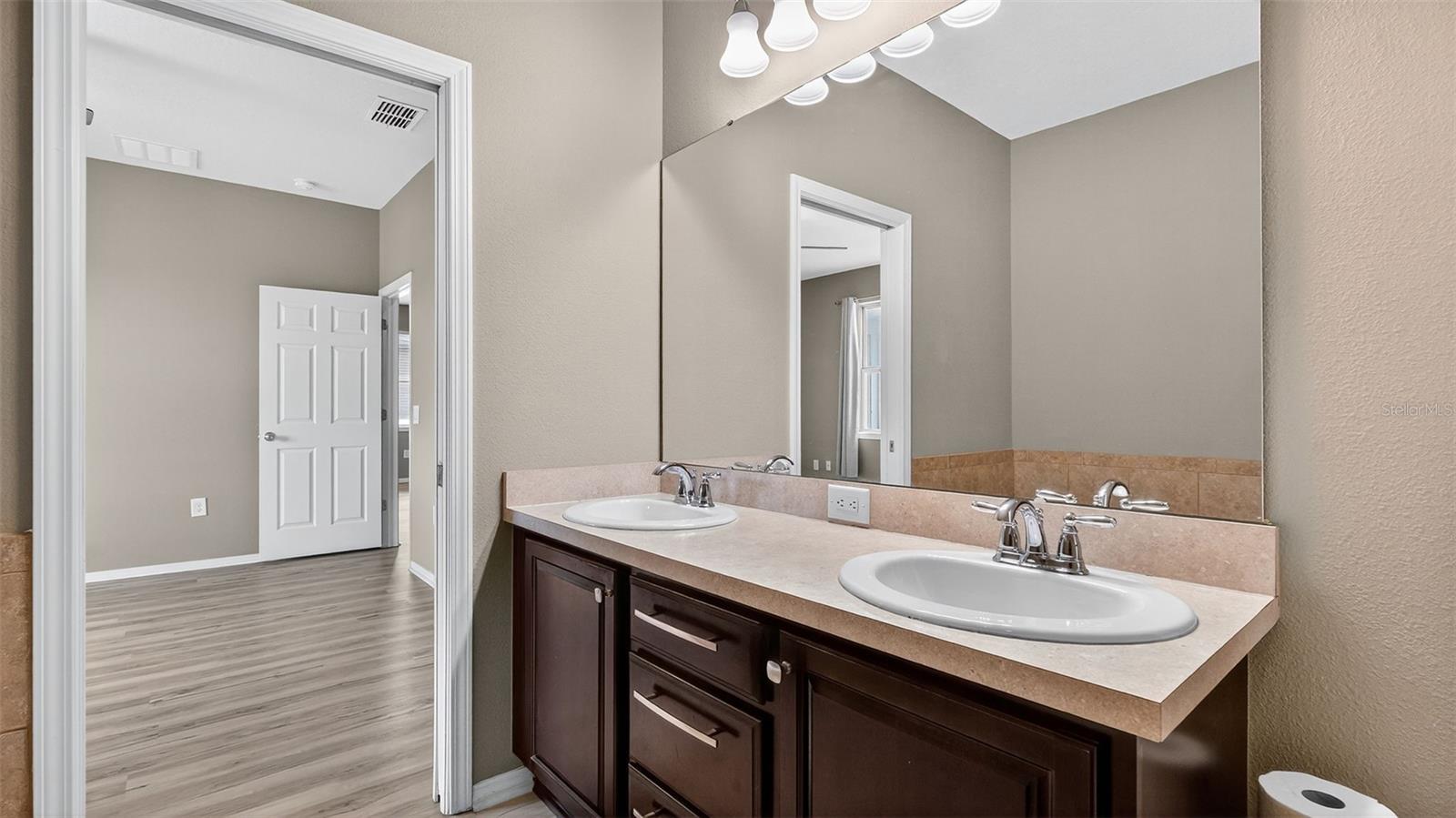 TRILLIUM VILLAGE D - Residential