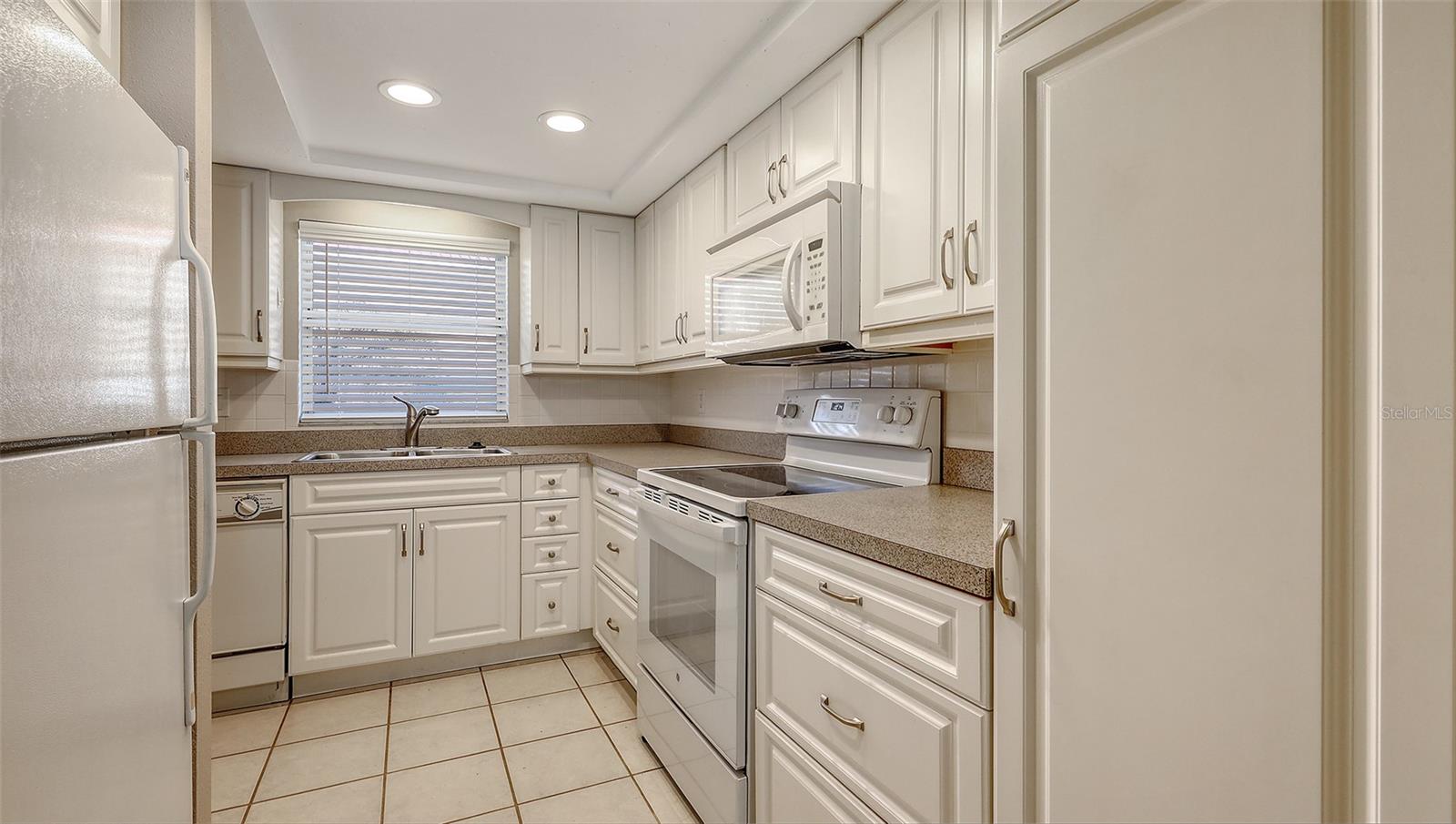 TREGATE MANOR - Residential Lease