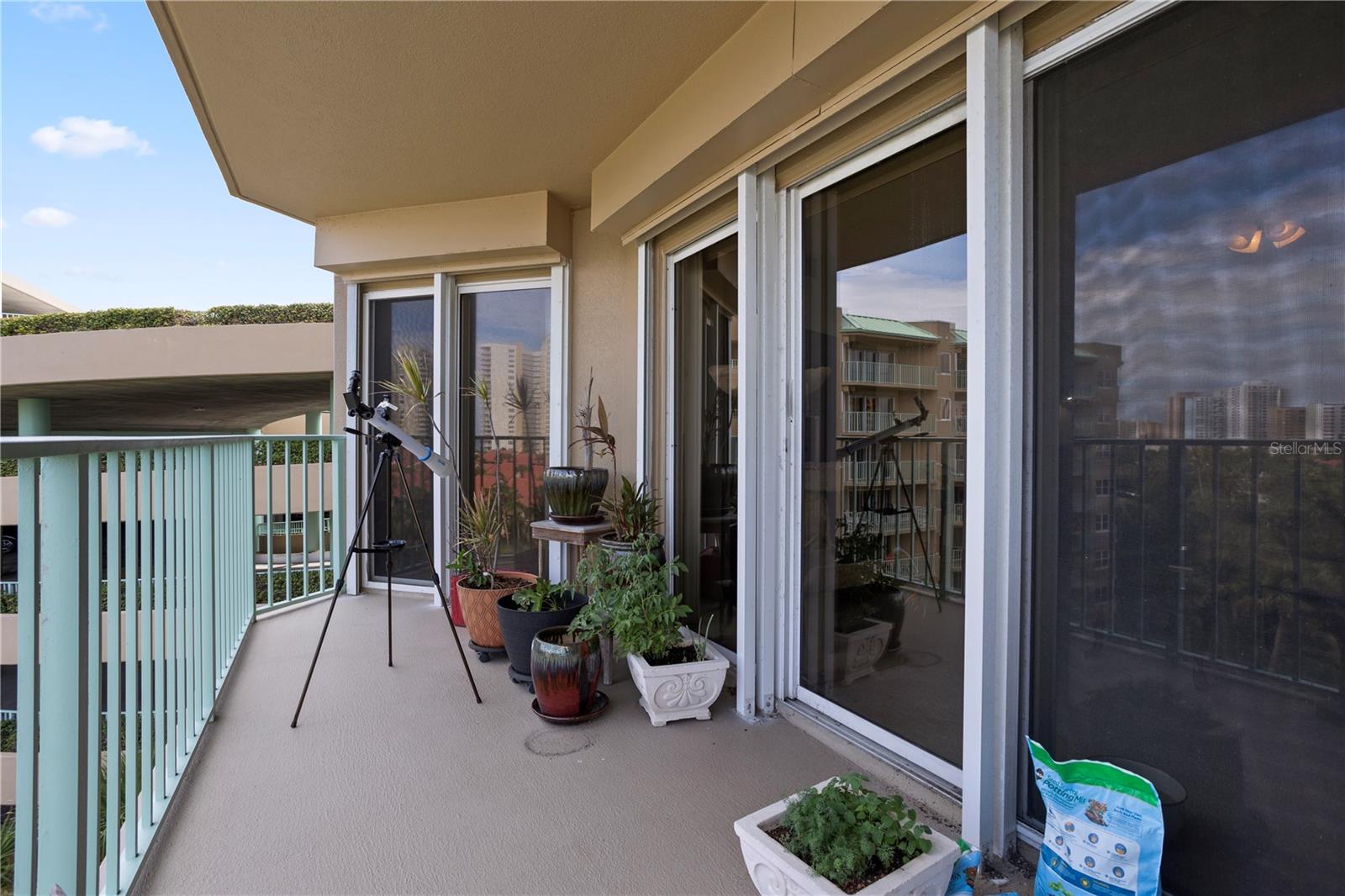 4 OCEANS WEST BOULEVARD 601A