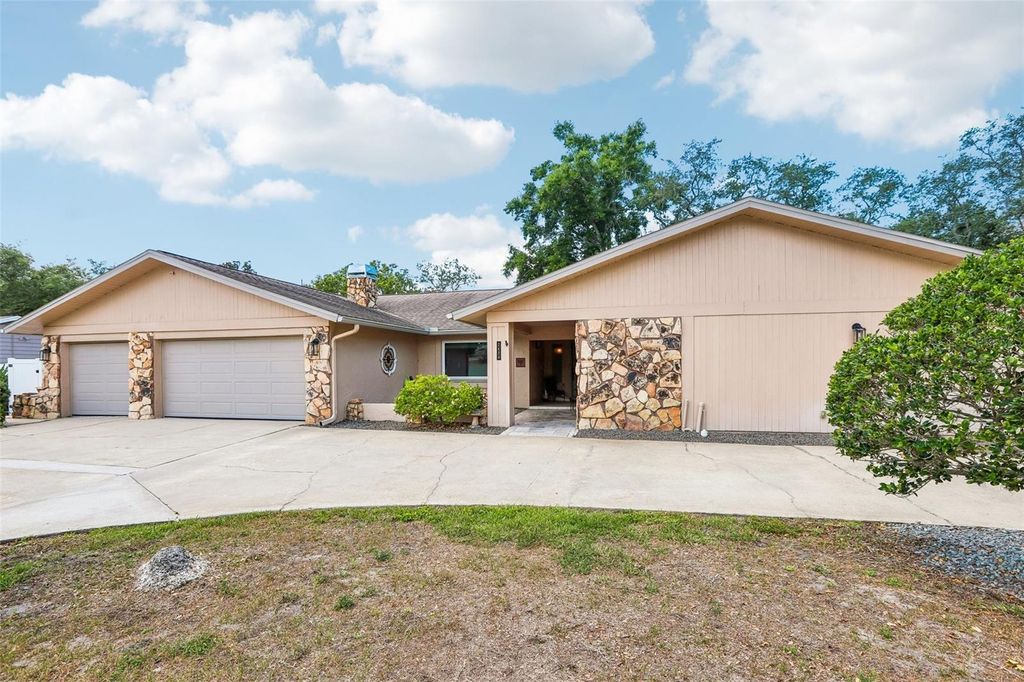 Photo of 2424 Sundancer Drive, Clearwater, FL 33759 (MLS # TB8507433)